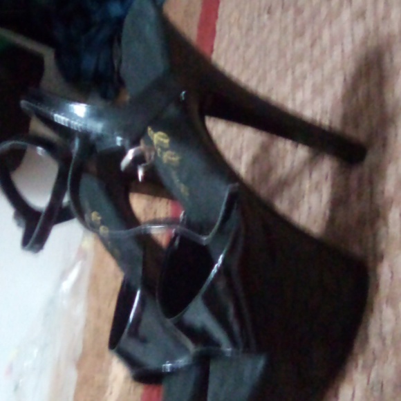 Heel 👠 - Picture 2 of 2